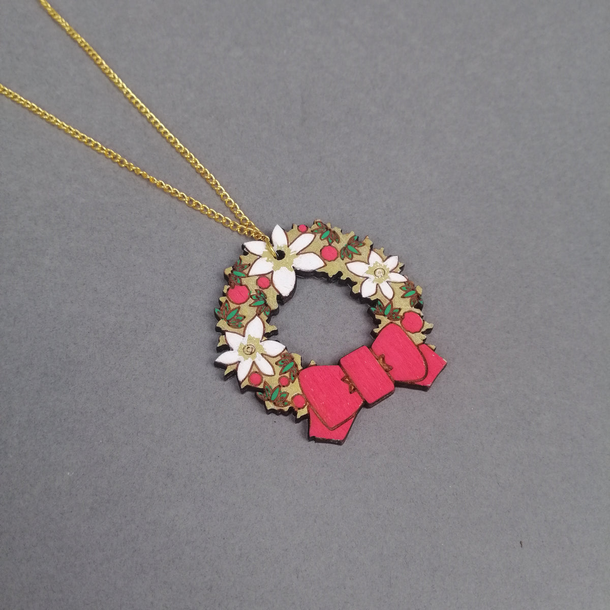 Red Wreath Necklace