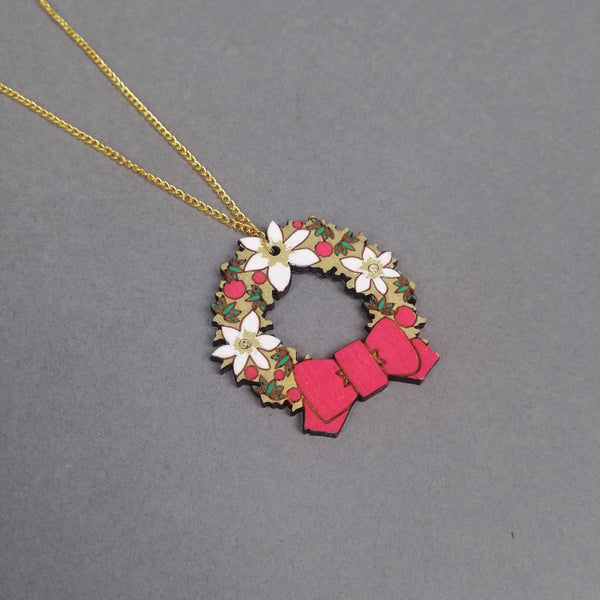 Red Wreath Necklace