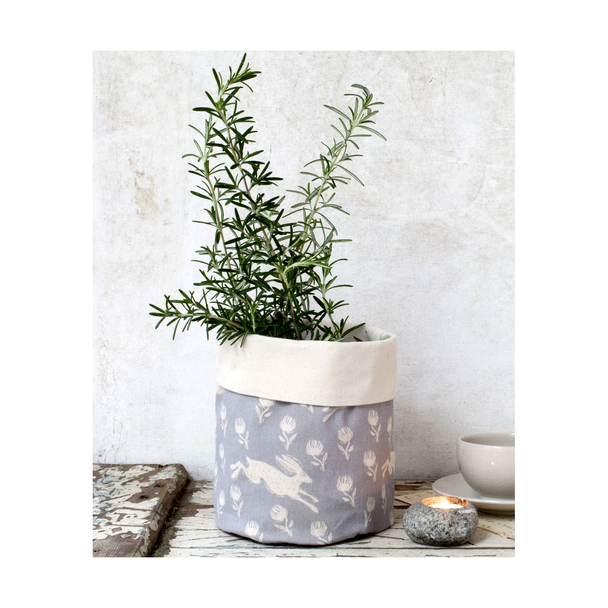 Leaping Hare Plant Pot